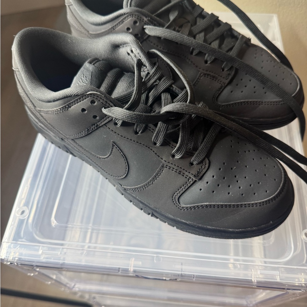 Nike Women’s Dunk Anthracite Sneakers
